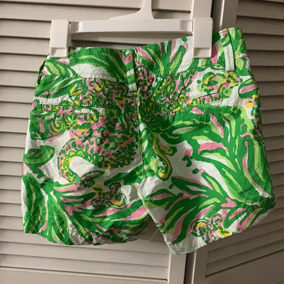 Lily Pulitzer shorts like new - Picture 3 of 3